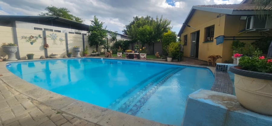 3 Bedroom Property for Sale in Oos Einde North West